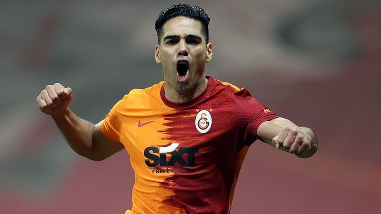 El Rayo Vallecano confirma el fichaje de Radamel Falcao