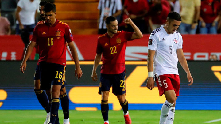 El madrileño Sarabia entró en la segunda mitad y firmó el 4-0 de la goleada de España ante Georgia / EFE