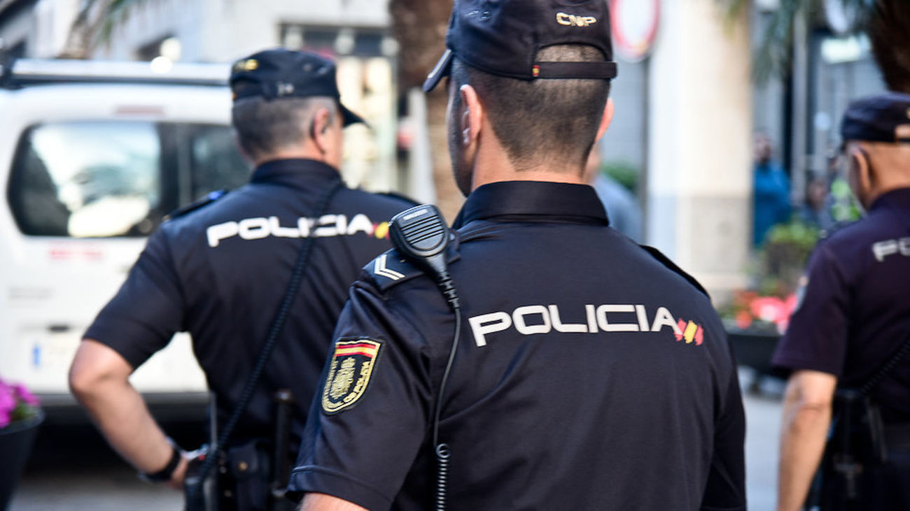 Agentes de Policía Nacional en el centro de Madrid