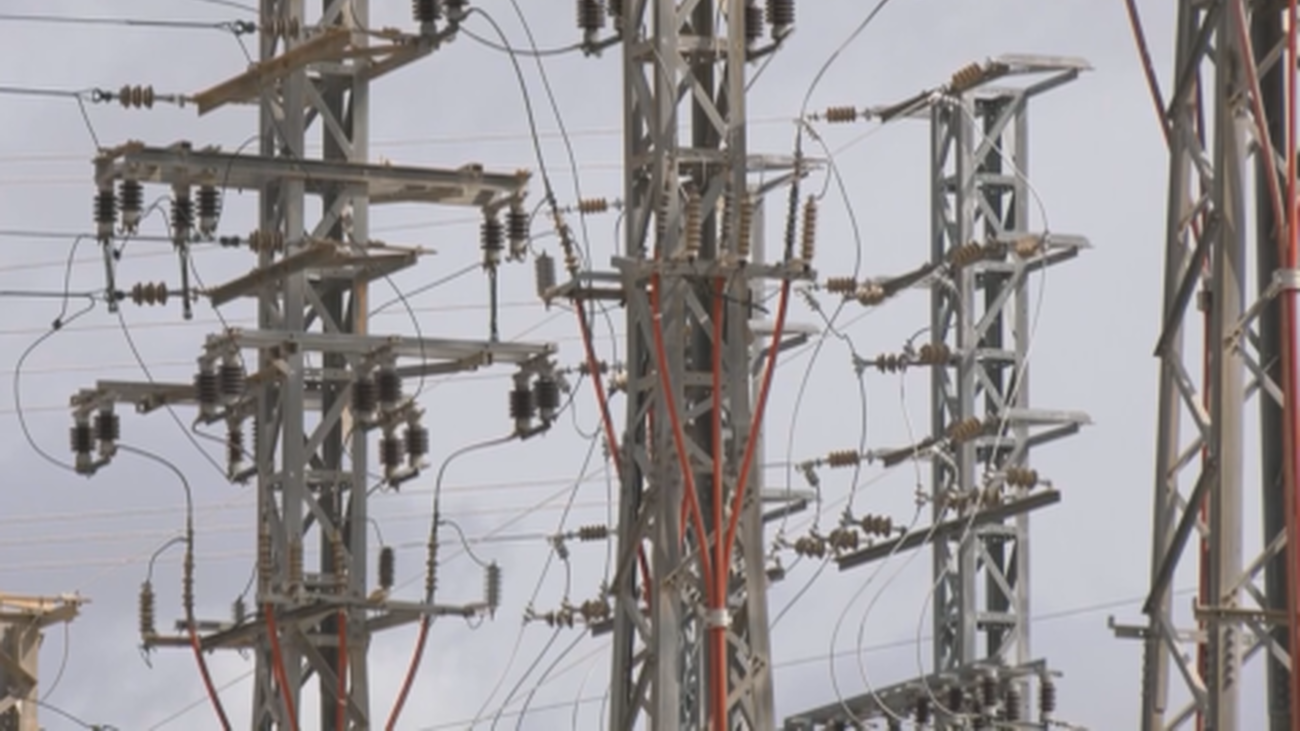 Diferencias entre los socios del Gobierno sobre cómo atajar la subida desorbitada de la luz