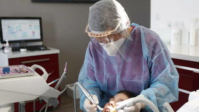 Morderse las uñas puede provocar importantes problemas bucodentales