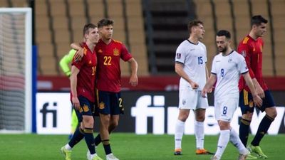 España, obligada a ganar a Kosovo y con un ojo en Grecia