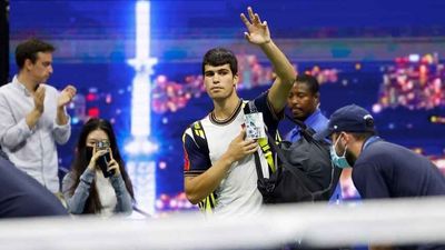 Los problemas físicos liquidan a Carlos Alcaraz en Nueva York