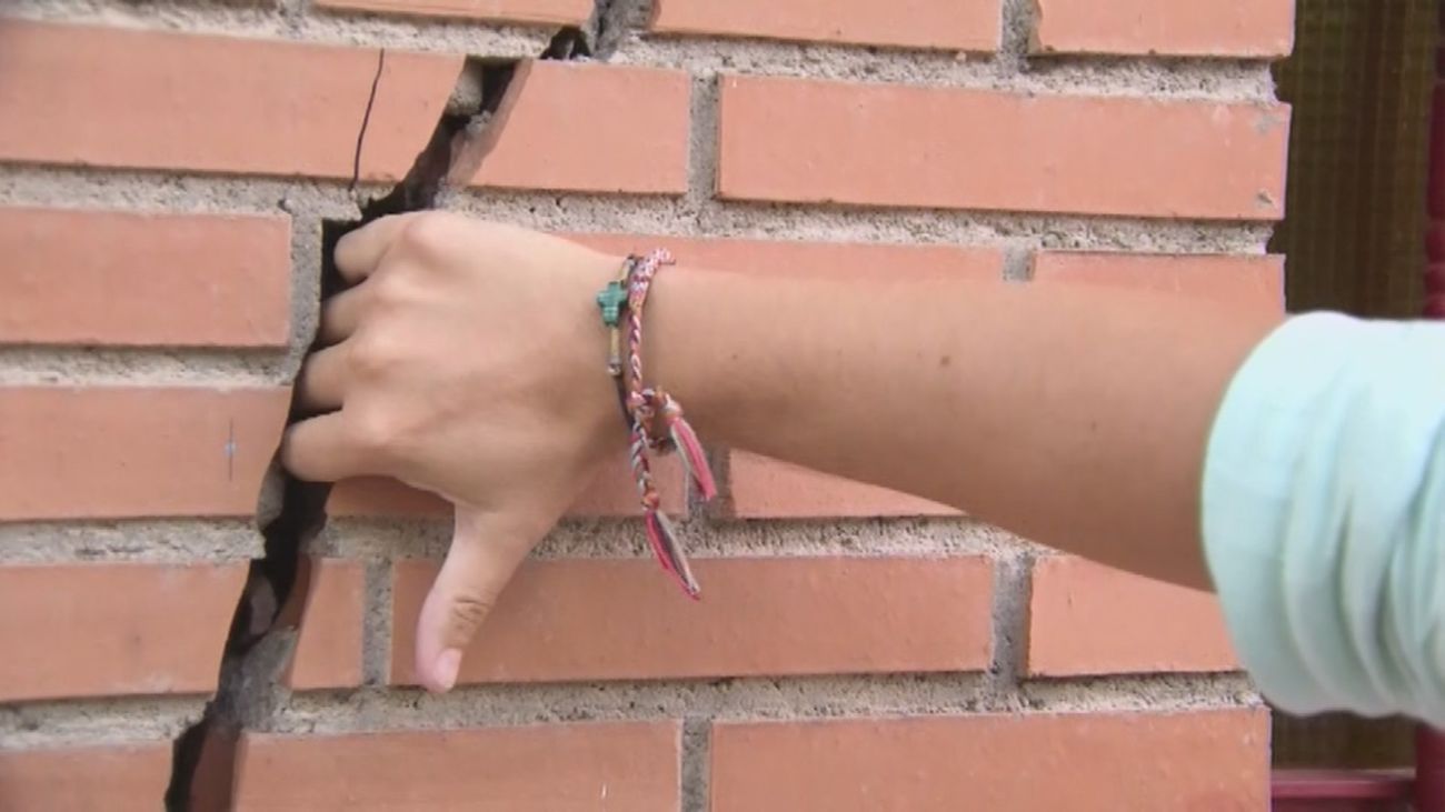 Los vecinos de San Fernando de Henares continúan con las grietas