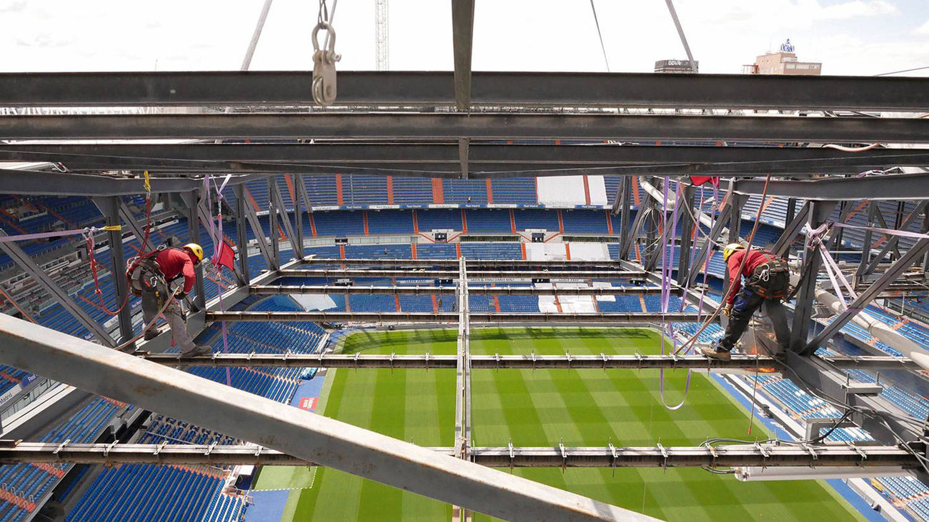 El fútbol regresa al Santiago Bernabéu 560 días después