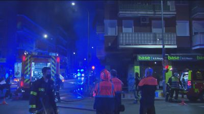 Ocho personas resultan intoxicadas por el incendio del almacén de una tienda de ropa en San  Sebastián de los Reyes