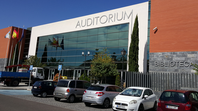 Una exposición muestra en Arroyomolinos el lado más humano de la pandemia a través de 85 fotografías