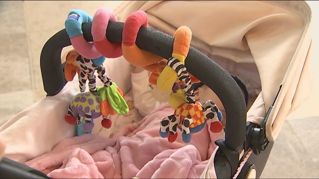 Reconocen el permiso de maternidad a un padre de una niña nacida por gestación subrogada