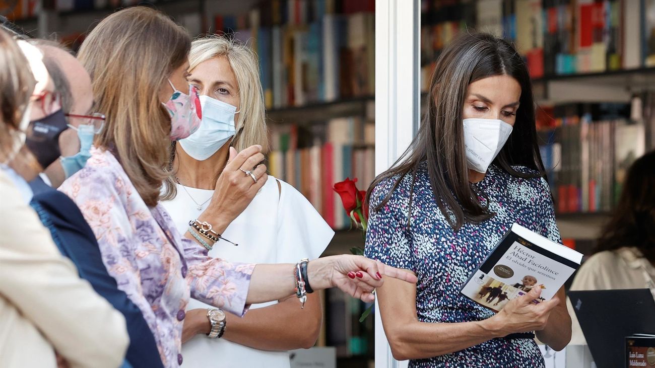 La Reina inaugura una Feria del Libro con buenas previsiones para el sector