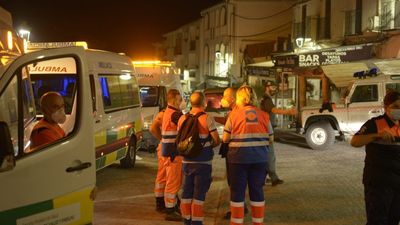 Desalojan Jubrique, en Málaga, por el incendio de Sierra Bermeja