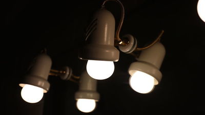 El precio de la luz alcanzará este martes su segundo techo histórico con 153,43 euros