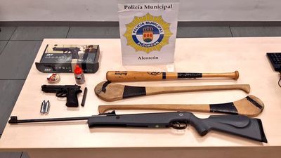 Denuncian a un grupo de jóvenes que practicaban tiro en plena calle de Alcorcón