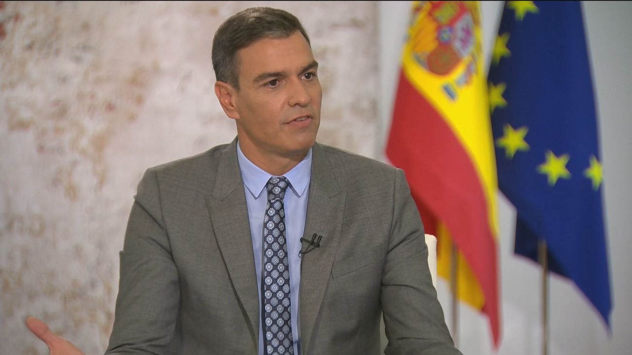 Pedro Sánchez presume de que "se ha vacunado a todos sin preguntarles a quien votan"