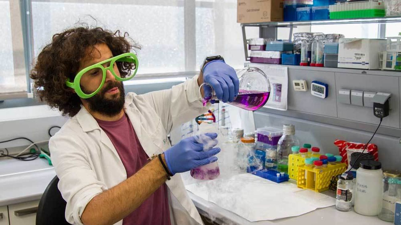 Monólogos científicos en el Círculo de Bellas Artes con presencia de la Reina