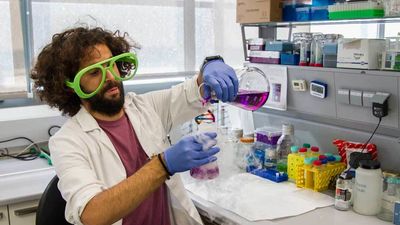 Monólogos científicos en el Círculo de Bellas Artes con presencia de la Reina