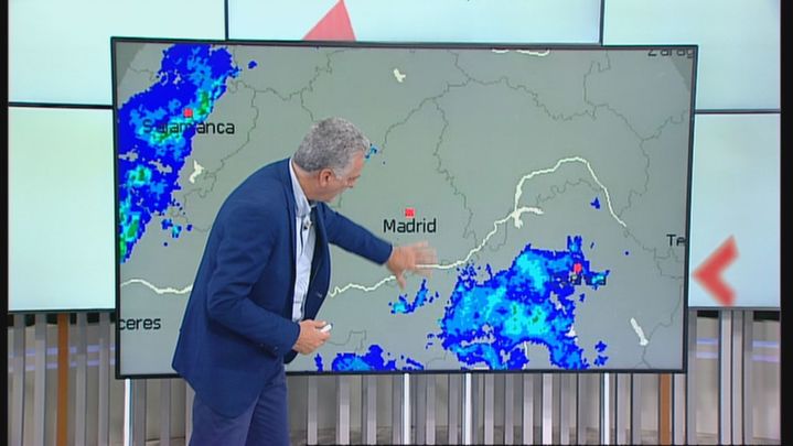 Masa de nubes con lluvia que se aproxima a la Comunidad de Madrid / REDACCIÓN