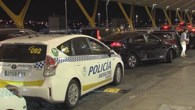 El Aeropuerto de Barajas se inunda de VTC que incumplen la normativa