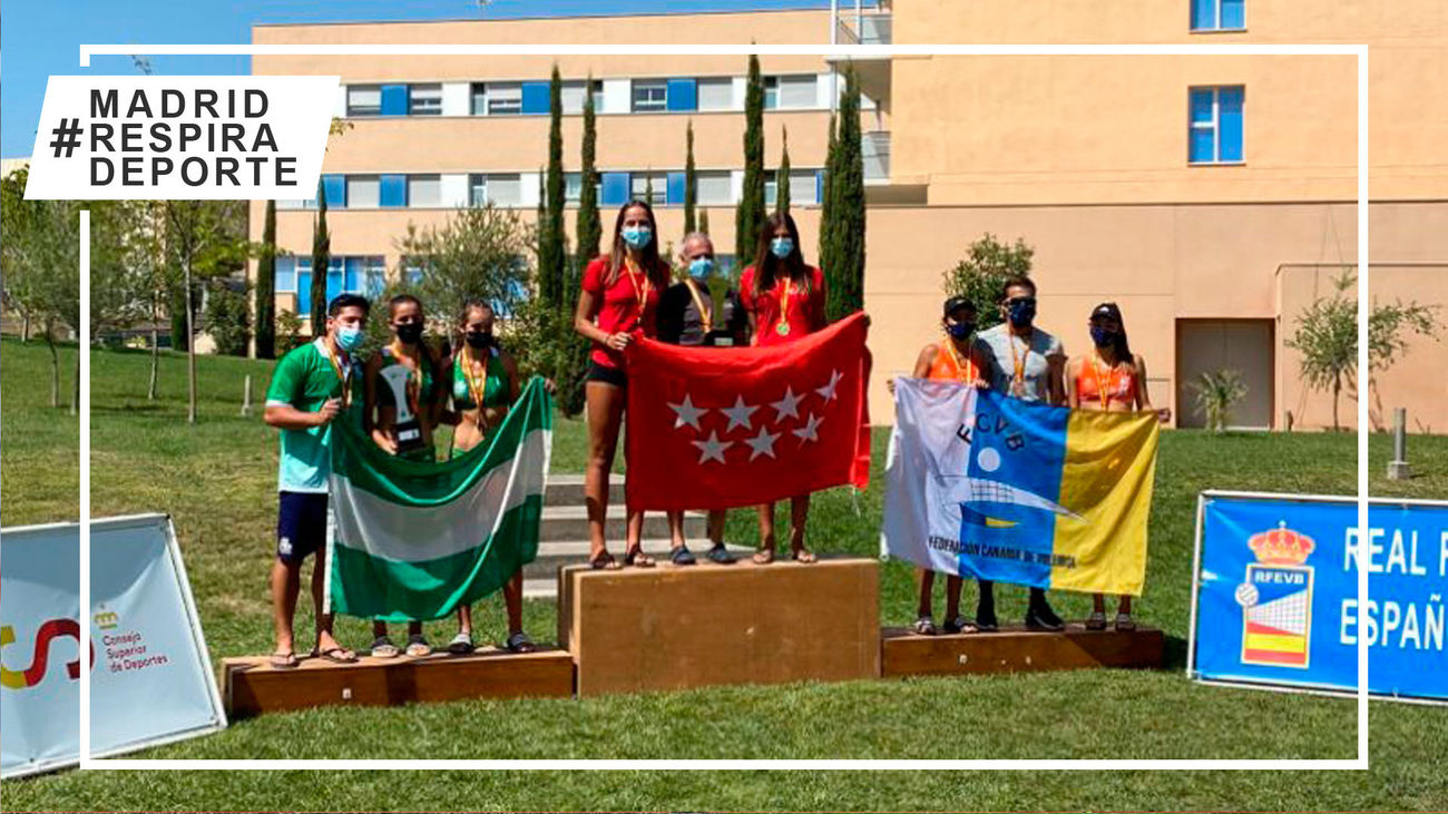 Podio del Campeonato de España cadete femenino de vóley playa