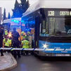 Un autobús de la línea 138 de la EMT atropella a una joven en Aluche