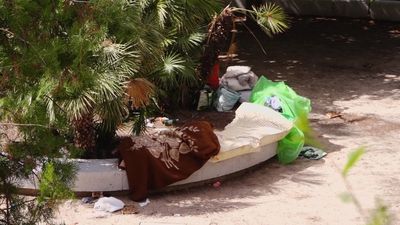 Los vecinos de Arganzuela denuncian un asentamiento ilegal en un parque infantil del barrio