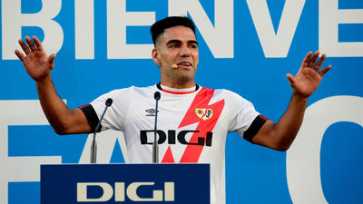 Vallecas se viste de fiesta para recibir a Falcao