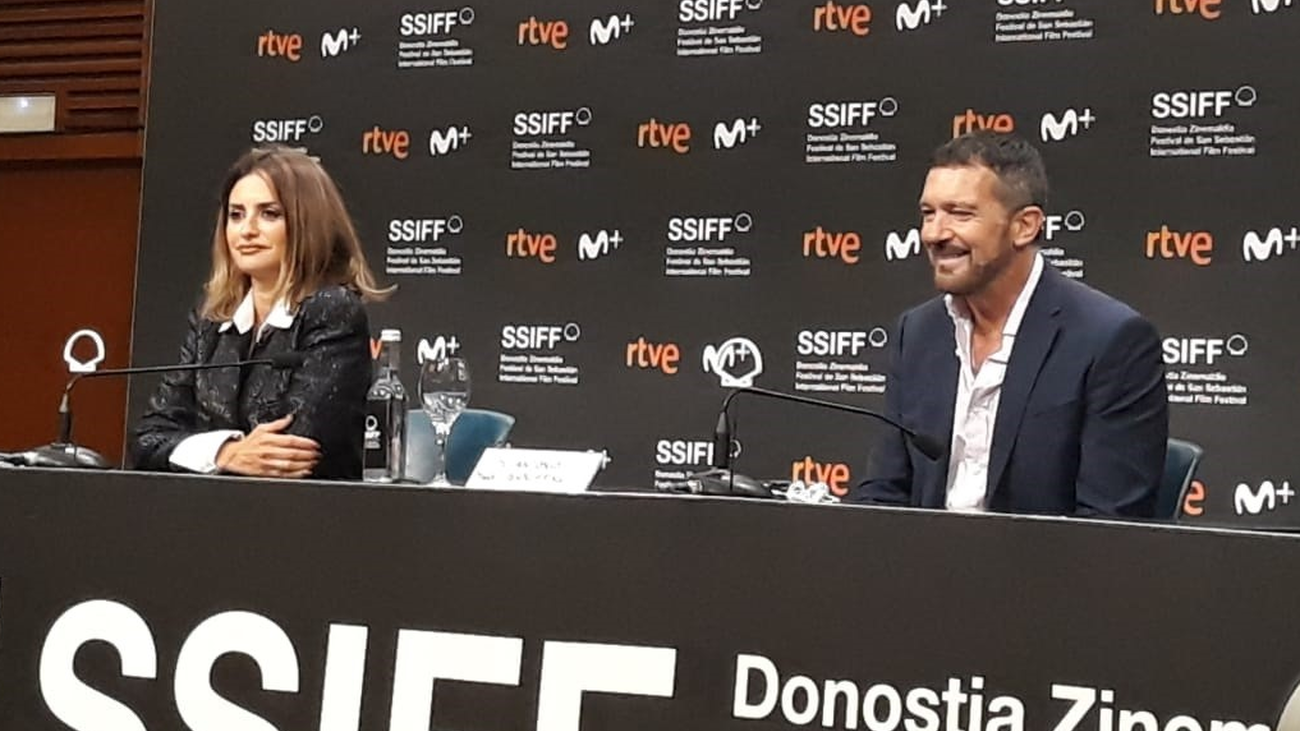 Penélope Cruz y Antonio Banderas, 'compiten' por la Concha de Plata