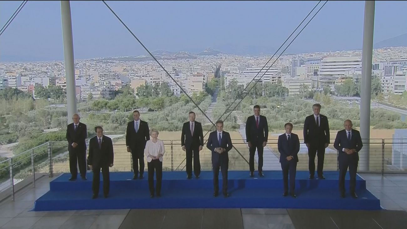 Foto de familia de los líderes de la cumbre euromediterránea