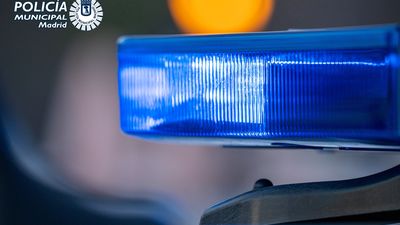 Detenido un hombre que prendió fuego a un coche en Puente de Vallecas