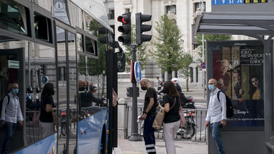 Aumentan los viajeros de la EMT en la hora punta de la mañana en la que fueron gratuitos