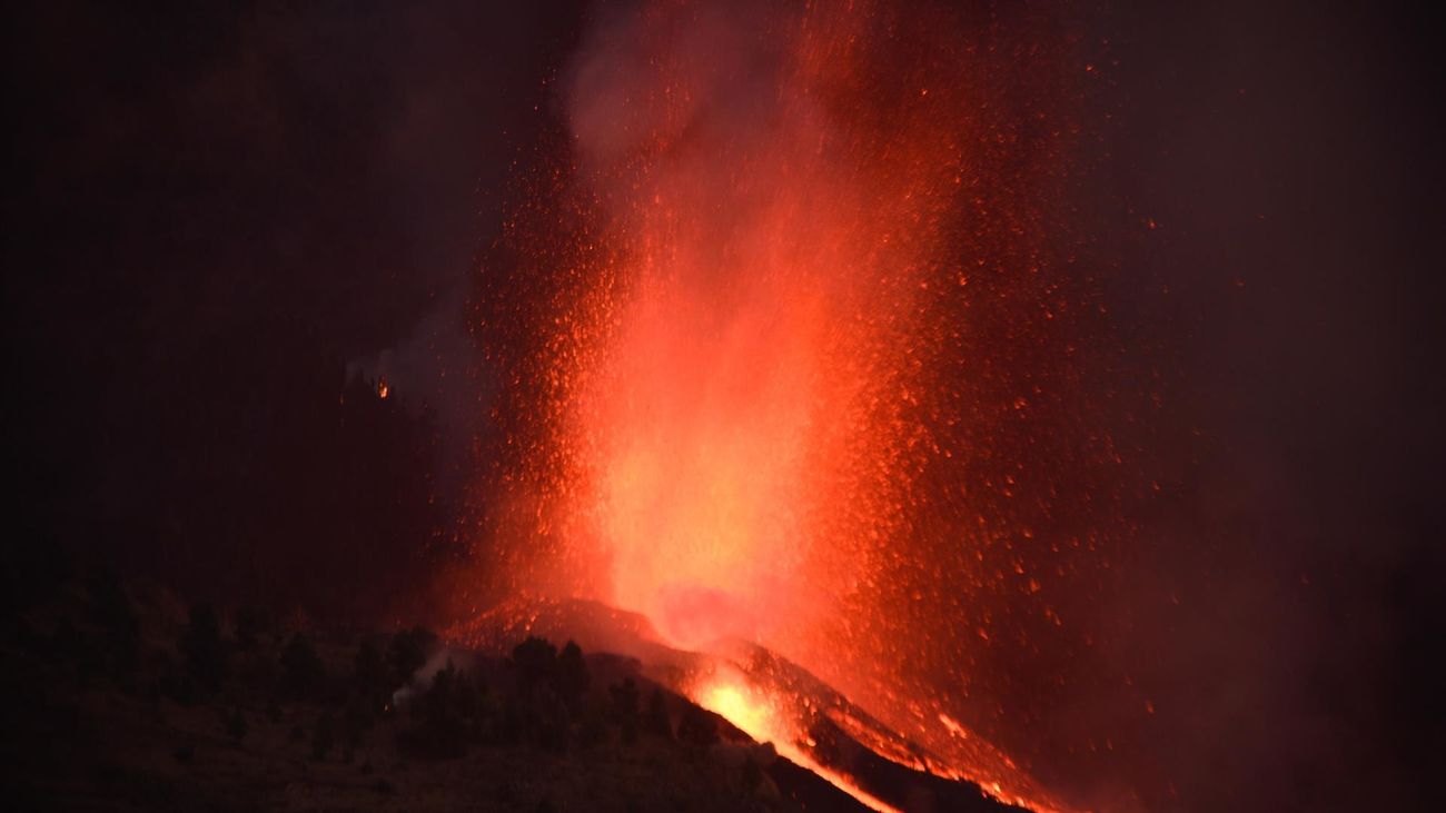 Erupción del volcán de Cumbre Vieja en la isla canaria de La Palma