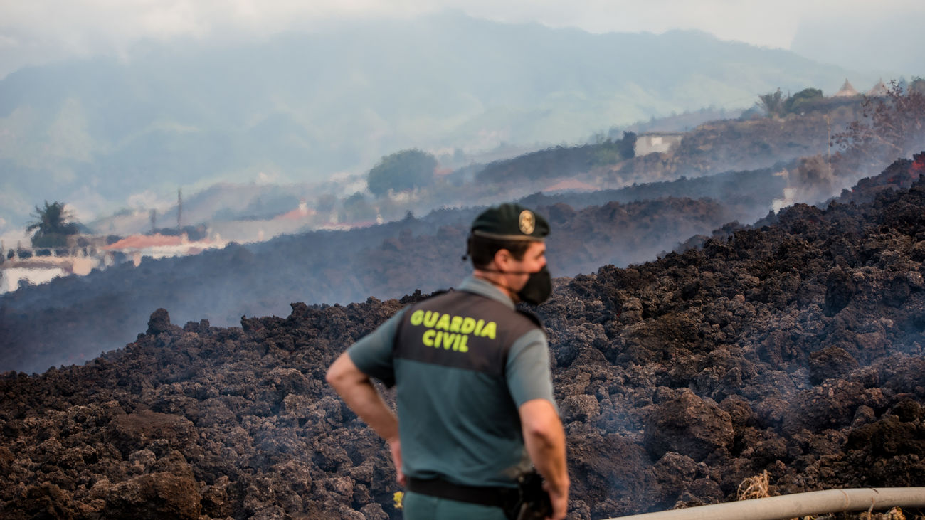 Las lenguas de lava del volcán de La Palma llegarán a las 20:00 horas al mar