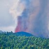 El volcán de La Palma destroza casas y cultivos y corta varias carreteras