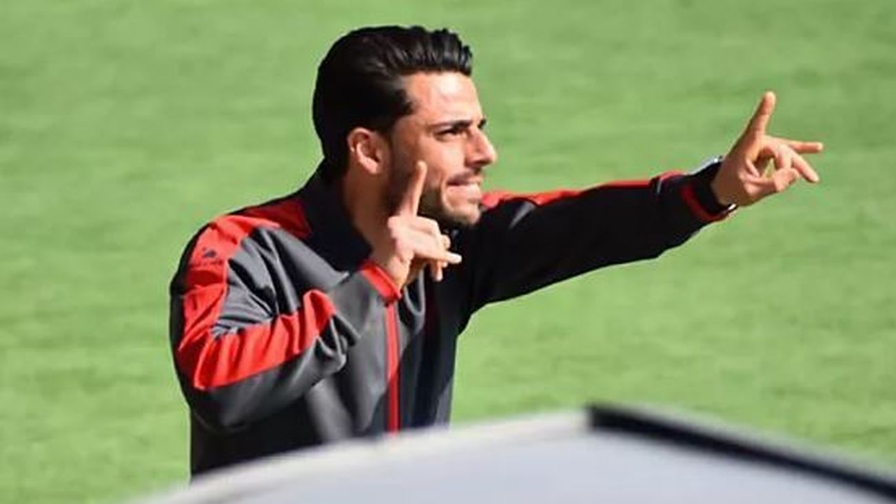 Jorge Romero se pone al frente con la afición criticando el cese de Anquela