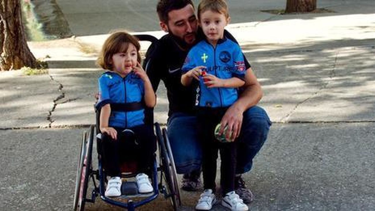 Imagen de la iniciativa leganense 'Nora pedalea contra la AME'