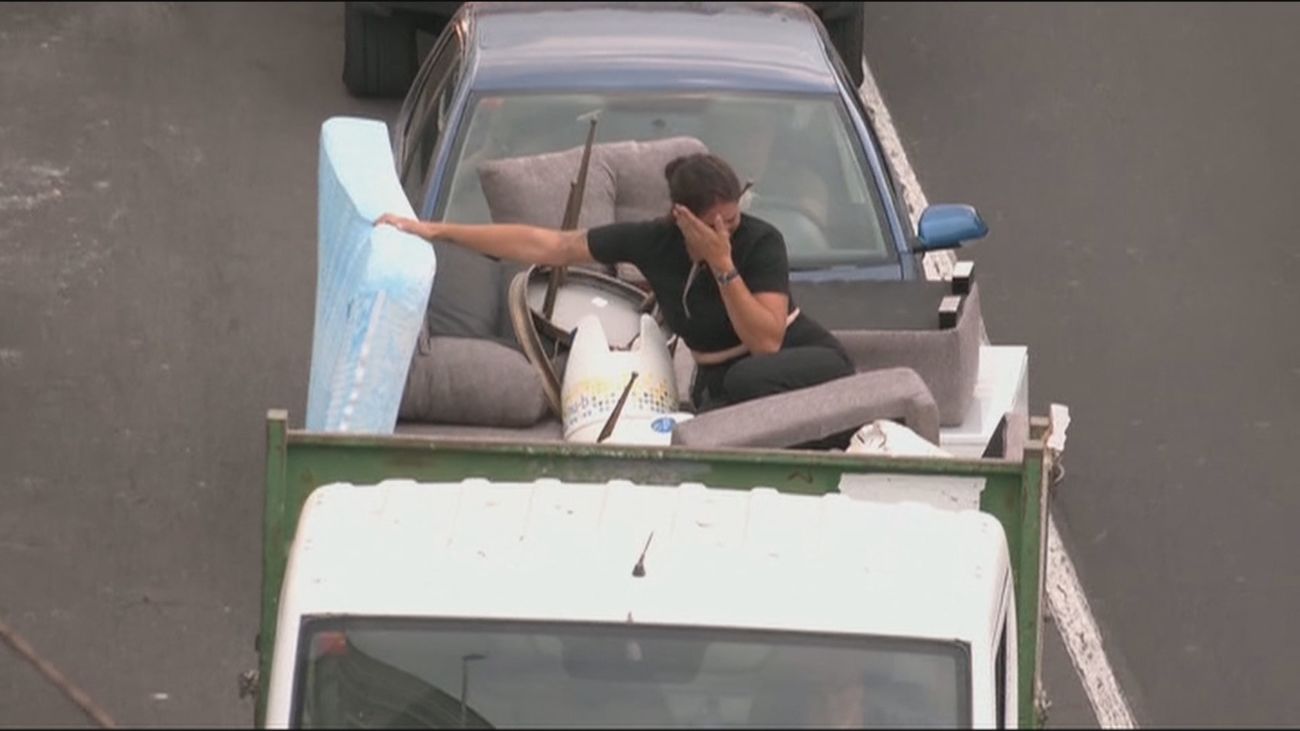 Casi 200 viviendas desaparecen bajo la lava que avanza hacia el mar en La Palma