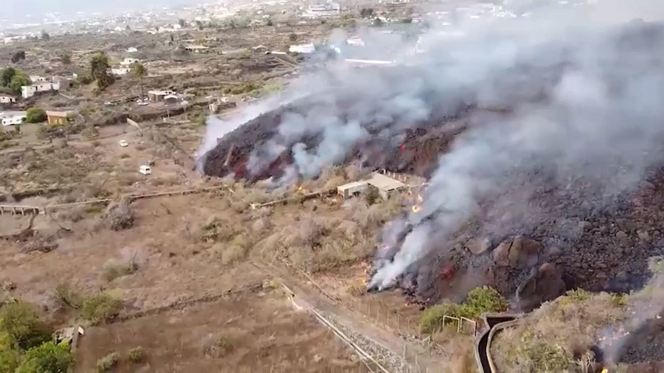 Alarma en La Palma por la emisión de gases tóxicos cuando la lava llegue al mar