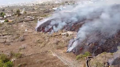 Alarma en La Palma por la emisión de gases tóxicos cuando la lava llegue al mar