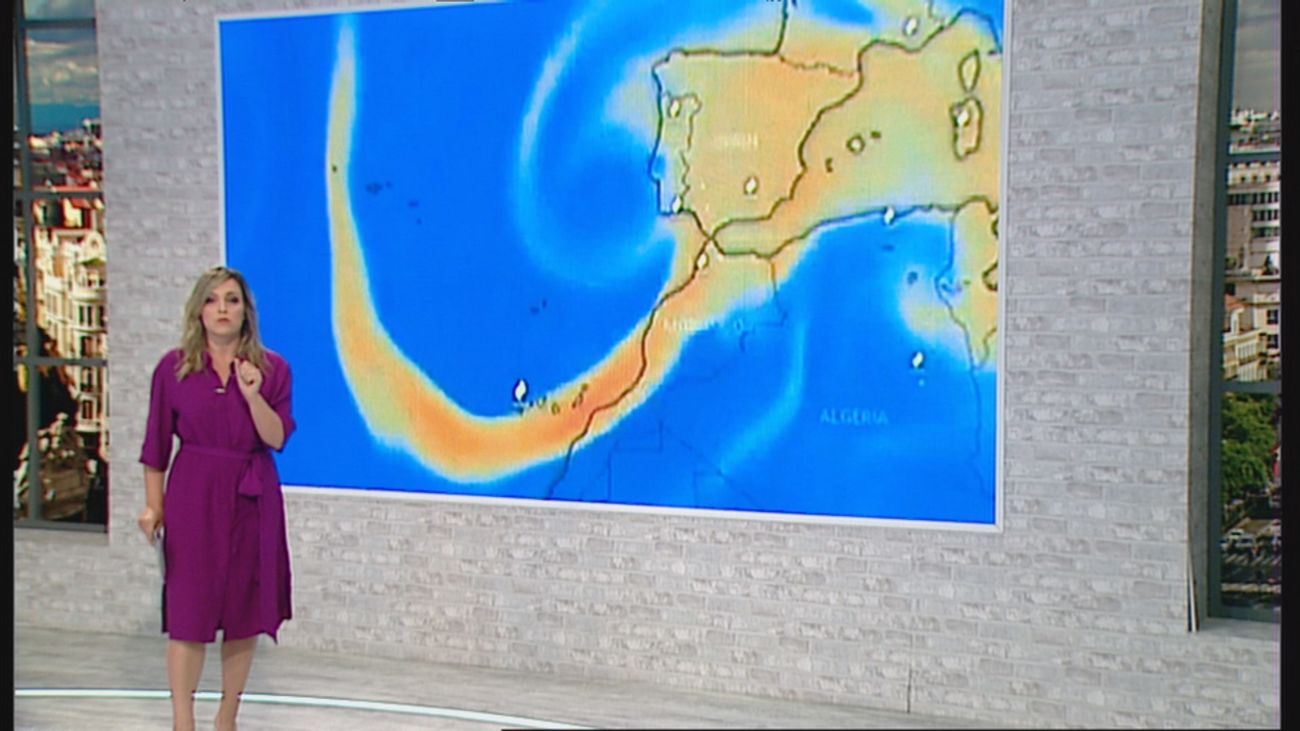 La nube de azufre del volcán de La Palma llegará a la península en unos días