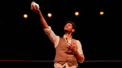 Juan Diego Botto recibe el Premio Nacional de Teatro, "un sueño del que no merece la pena despertar"