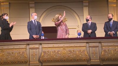 La reina Sofía preside el estreno de la temporada centenaria del Teatro Real