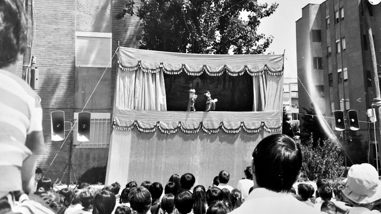 Teatro de guiñoles organizado por la asociación vecinal en los años 70