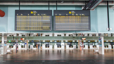 El aeropuerto de La Palma está inoperativo por la acumulación de cenizas