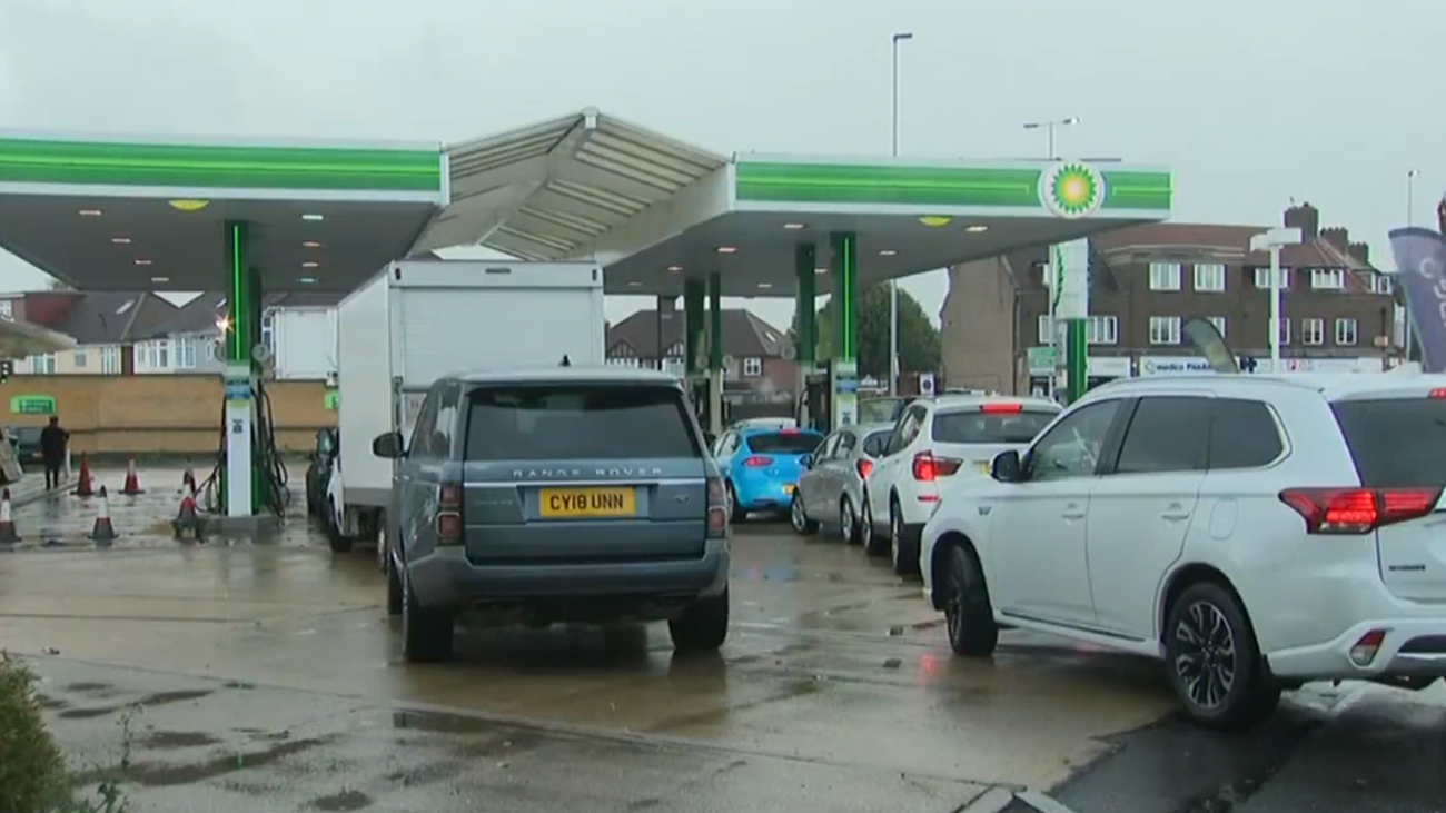 Las gasolineras de Reino Unido bloqueadas por la falta de conductores de cisternas de combustible