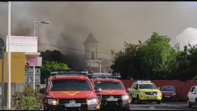 El volcán de La Palma vuelve a reactivarse tras un breve parón y la lava está ya a 800 metros del mar