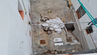 Tres años esperando un ascensor que no llega en Aluche