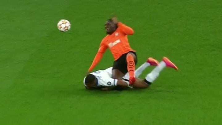 Gravisima lesion de Lassina Traoré / Twitter