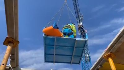 Herido grave un trabajador al caer de un edificio en construcción en Opañel