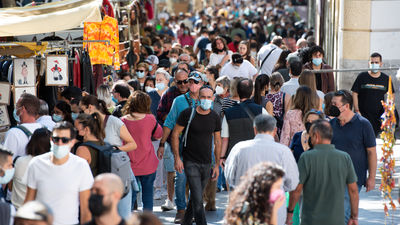 Madrid prevé más alivio en las restricciones antiCovid, pero no se plantea eliminar la mascarilla en interiores