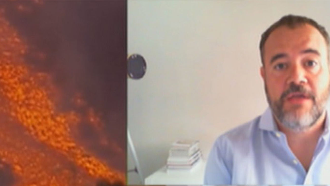 Los vulcanólogos minimizan el riesgo de la llegada al mar de la lava: “No ha habido en ningún momento vidas en peligro”