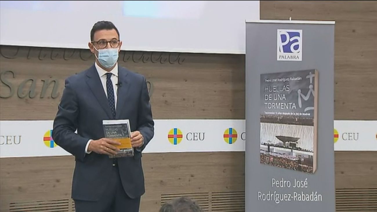 Rabadán presenta su libro 'Huellas de una tormenta', 10 años después de la JMJ de Madrid